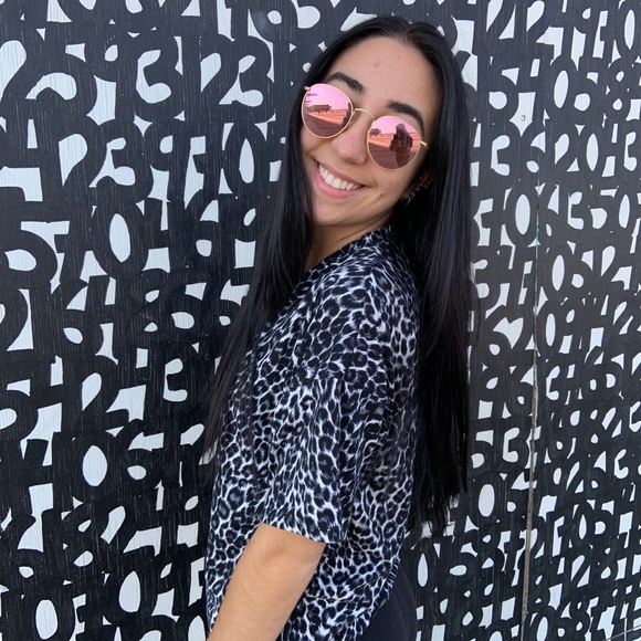 Meet your Posher, Gabriella - Picture 1 of 1